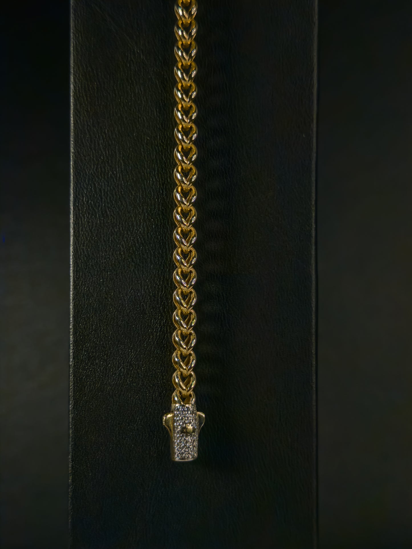 Pulso Tejido Espiga 5 mm · Oro Italiano 10 k