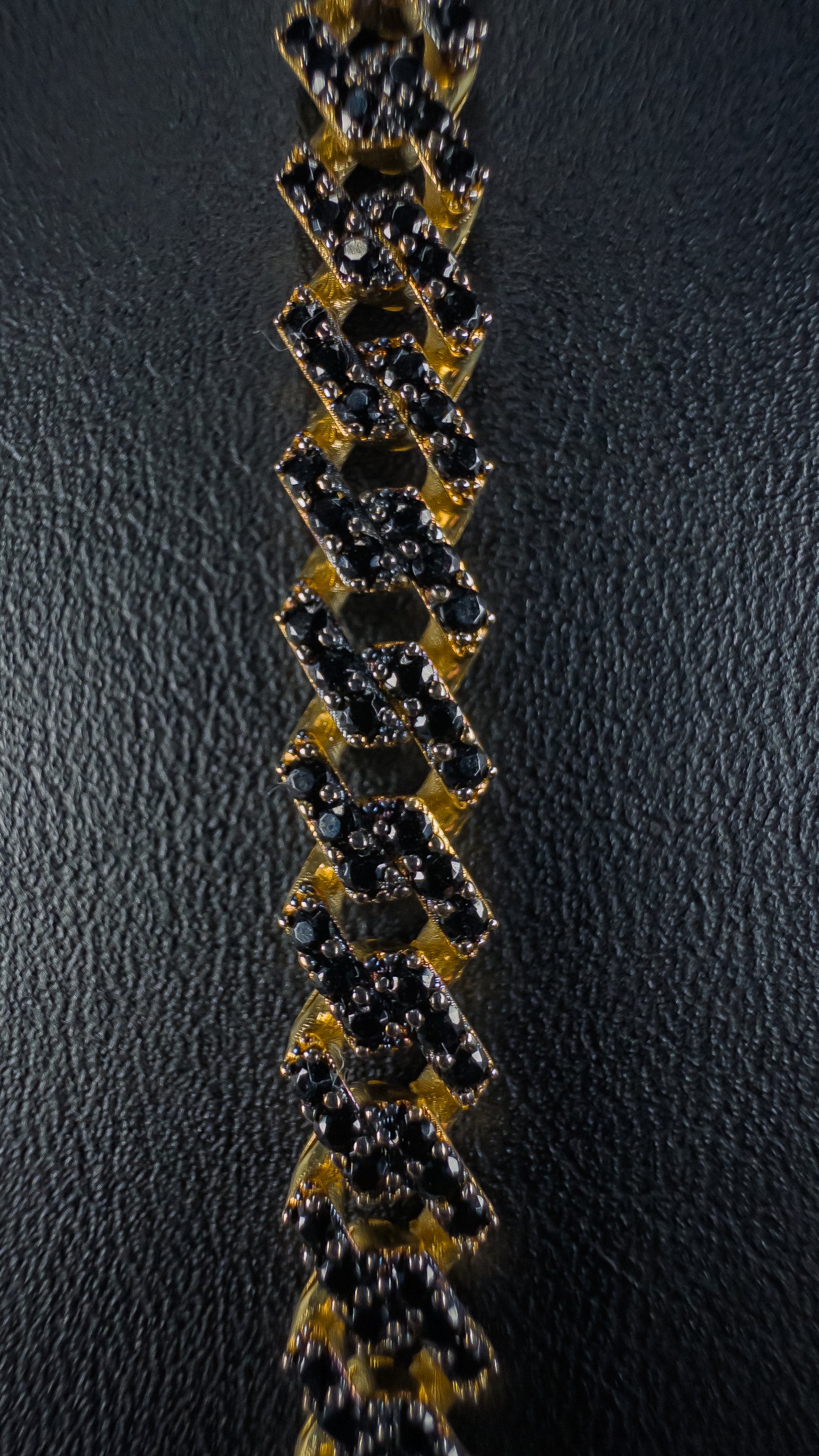 Pulso Mónaco Pavé 6.5 mm · Oro Italiano 10 k
